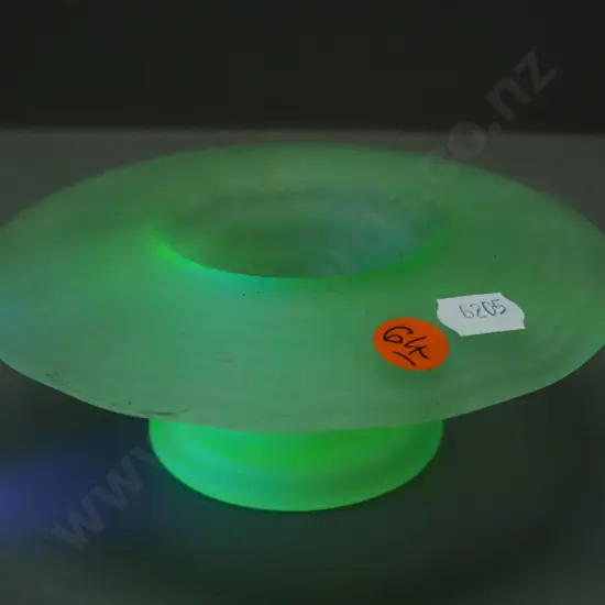 uranium glass small flower vase - moulded with wave pattern H-60 D-150