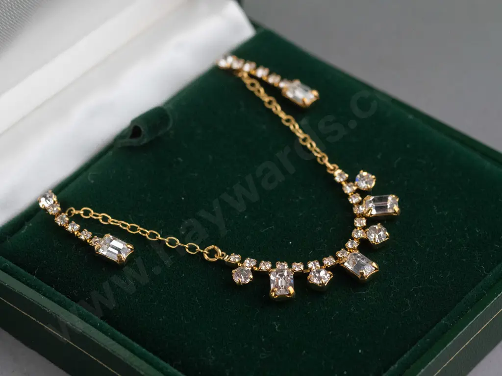 costume necklace & earring set Image 1++