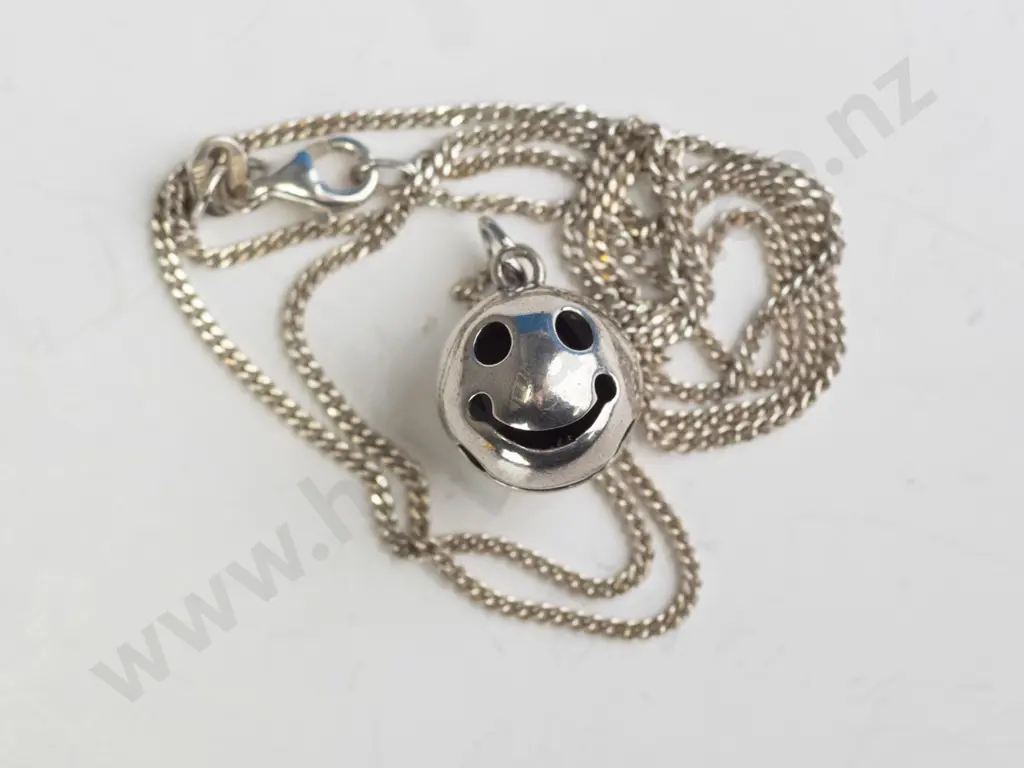 silver ball necklace with smiley face chain stamped 925 Image 1++