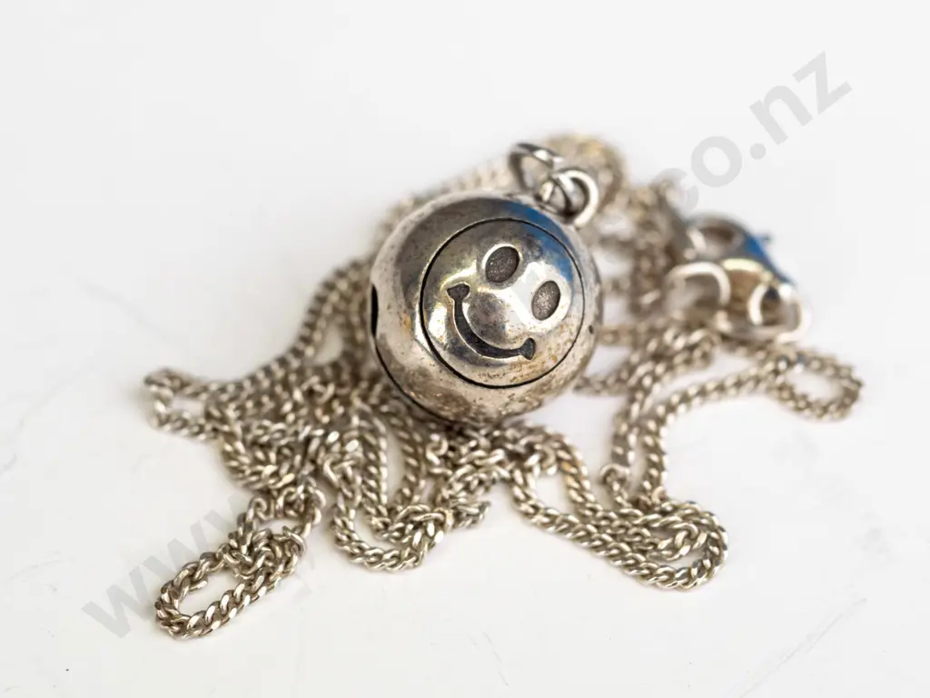 silver ball necklace with smiley face chain stamped 925 Image 1++