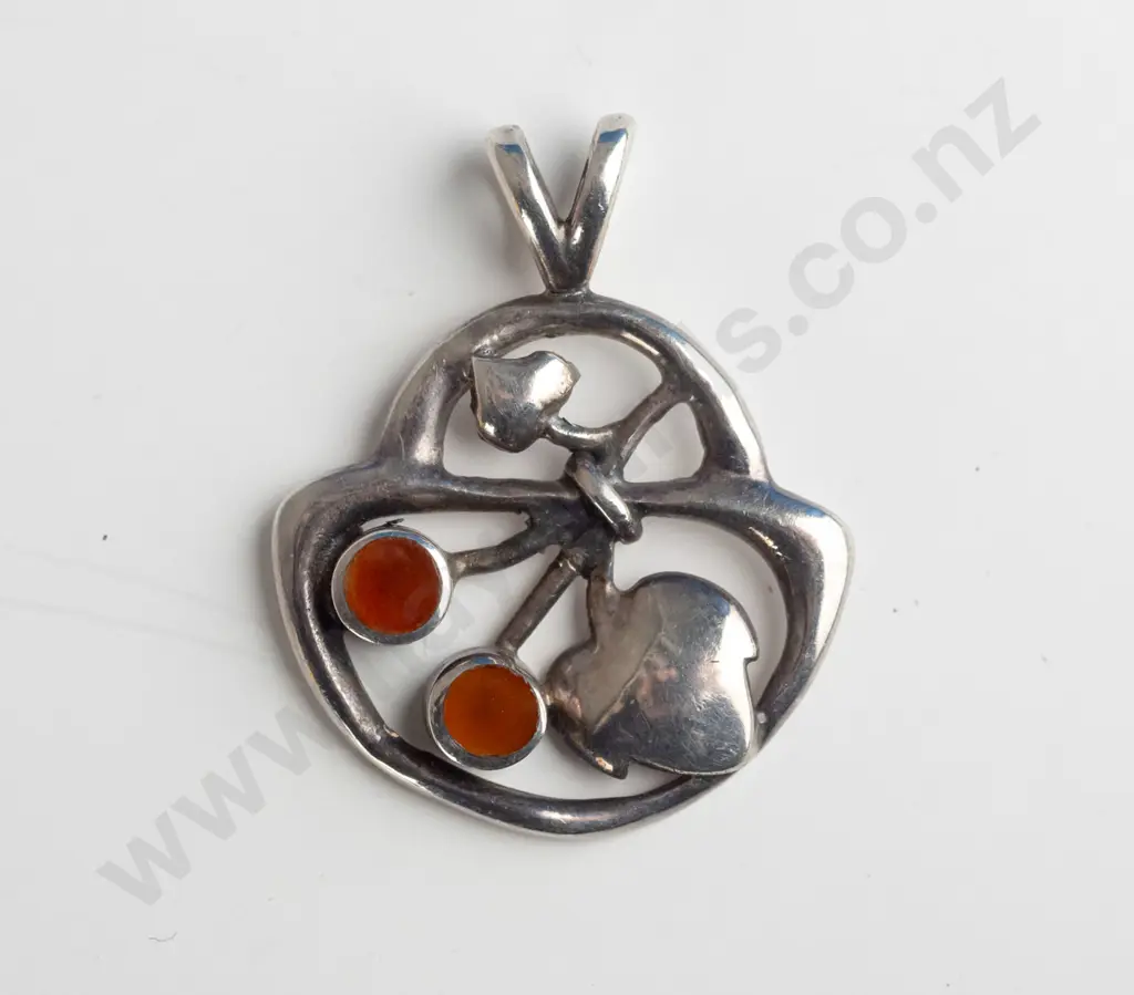 silver pendant stamped  925  no chain Image 1++