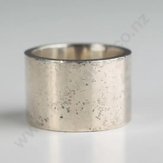 large plain silver ring stamped 925 - size 19 1/4