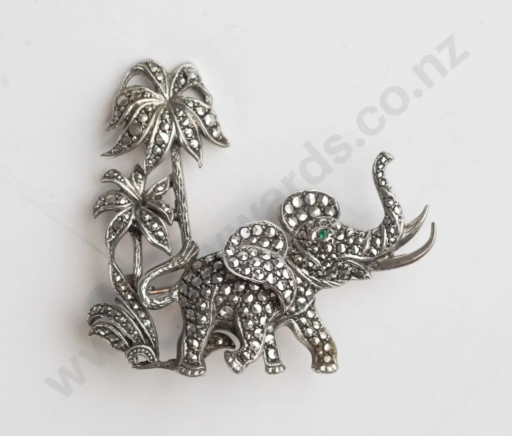 marcasite elephant brooch Image 1++