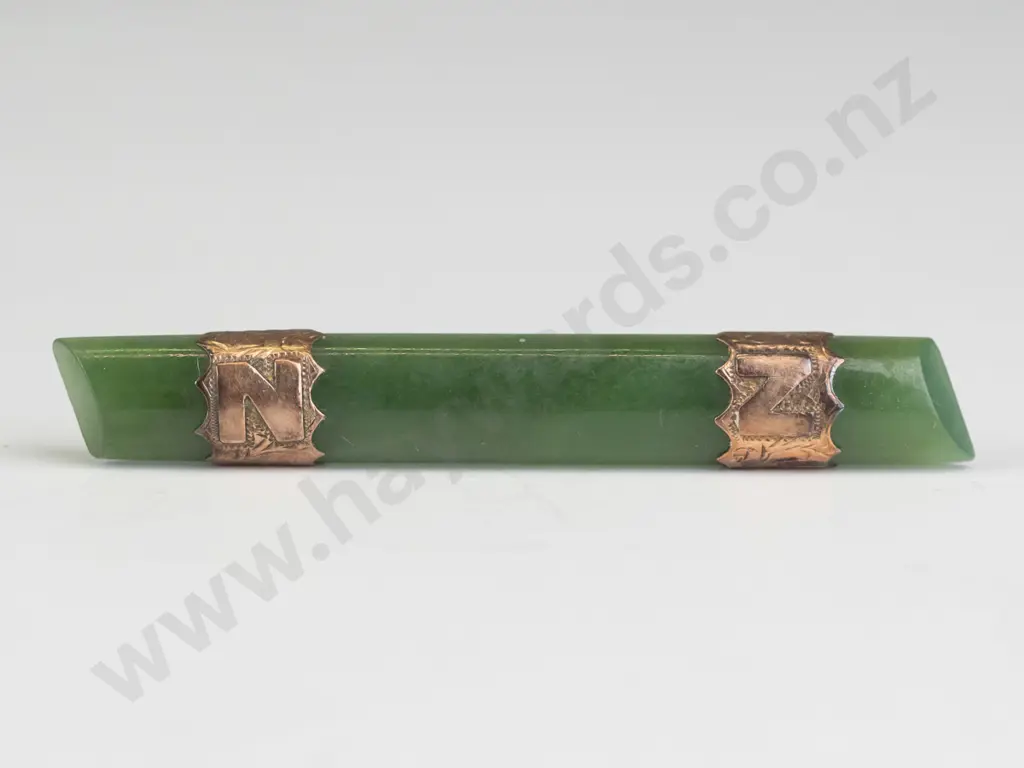 greenstone [nephrite] 9ct rose gold banded bar brooch Image 1++