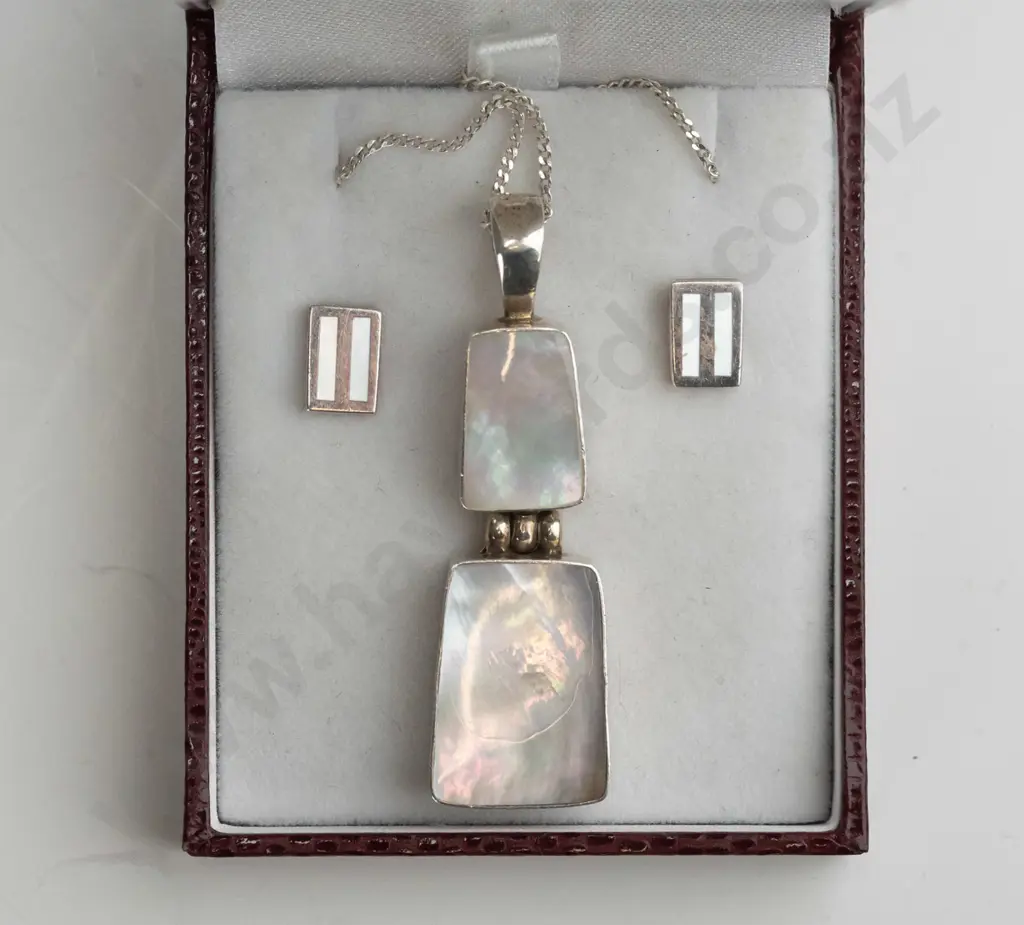 silver mother of pearl necklace & earrings stamped 925 Image 1++