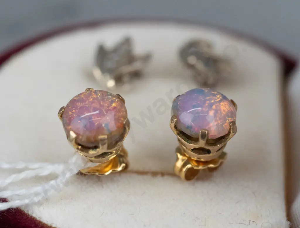 2 pairs of earrings Image 1++
