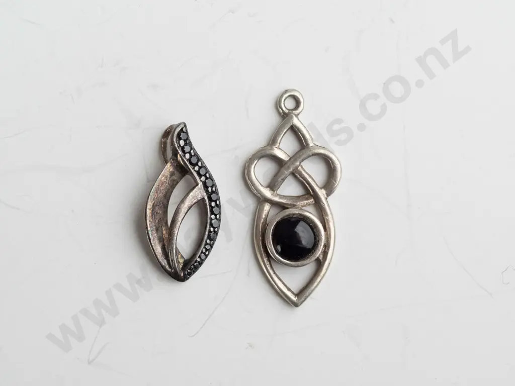 2 silver pendants both stamped 925 & no chains Image 1++