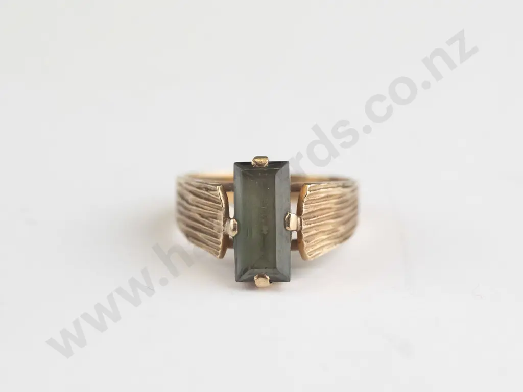 9ct gold ring 11.5 x 5.3 rectangular grey stone 3.7 grams Image 1++
