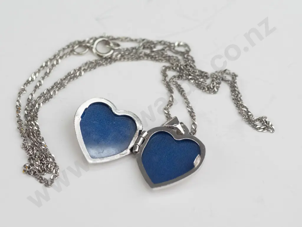 silver heart locket stamped 925 Image 1++