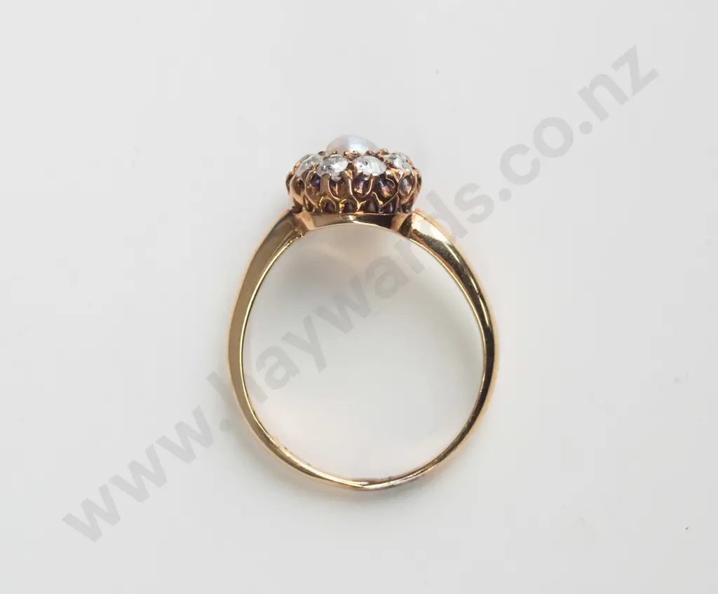 18ct gold pearl & diamond cluster ring3.2grams  1 half pearl-8 old cut diamonds Image 1++