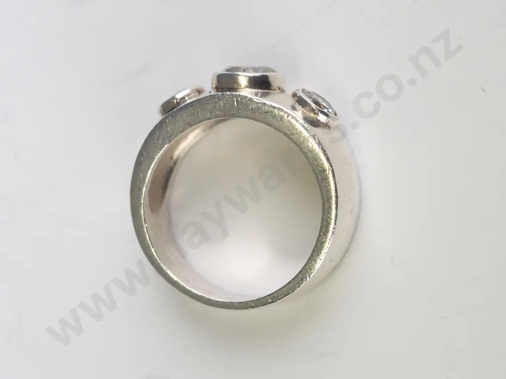 silver ring with cz stamped 925 Image 1++