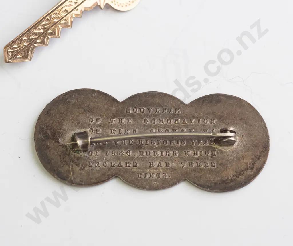 9ct lined key brooch & souvenir medal brooch inscription on back 'Souvenir of the coronation of the King George VI and Image 1++