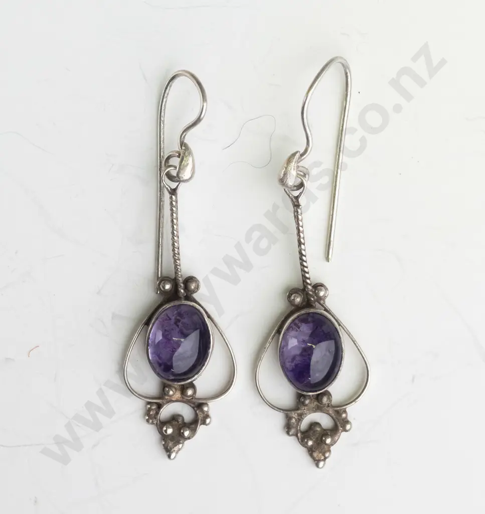 pair of silver amethyst drop earring stamped 925 Image 1++