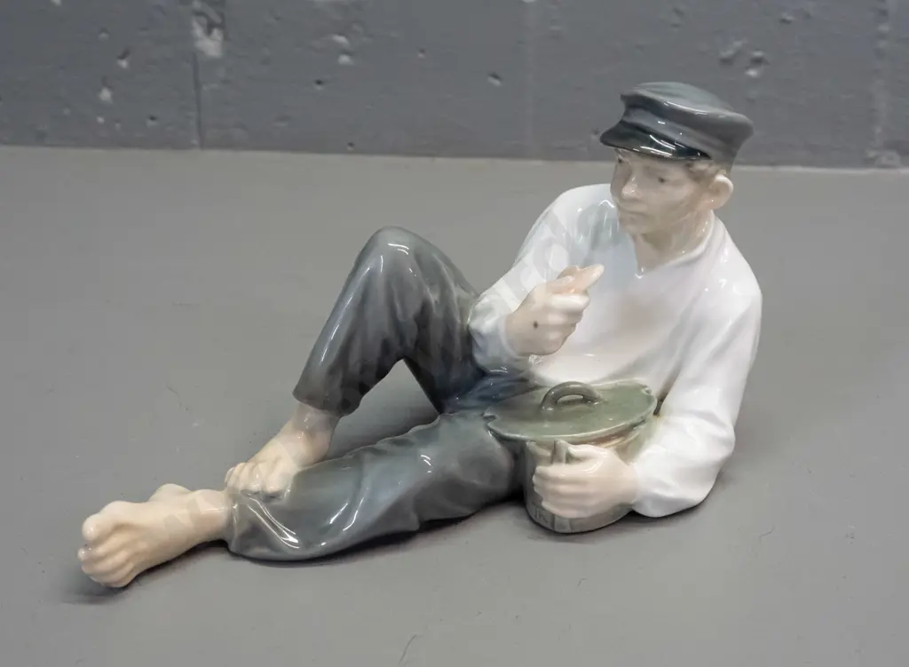 Royal Copenhagen figure - reclining boy No. 865 H-110 L-195 Image 1++