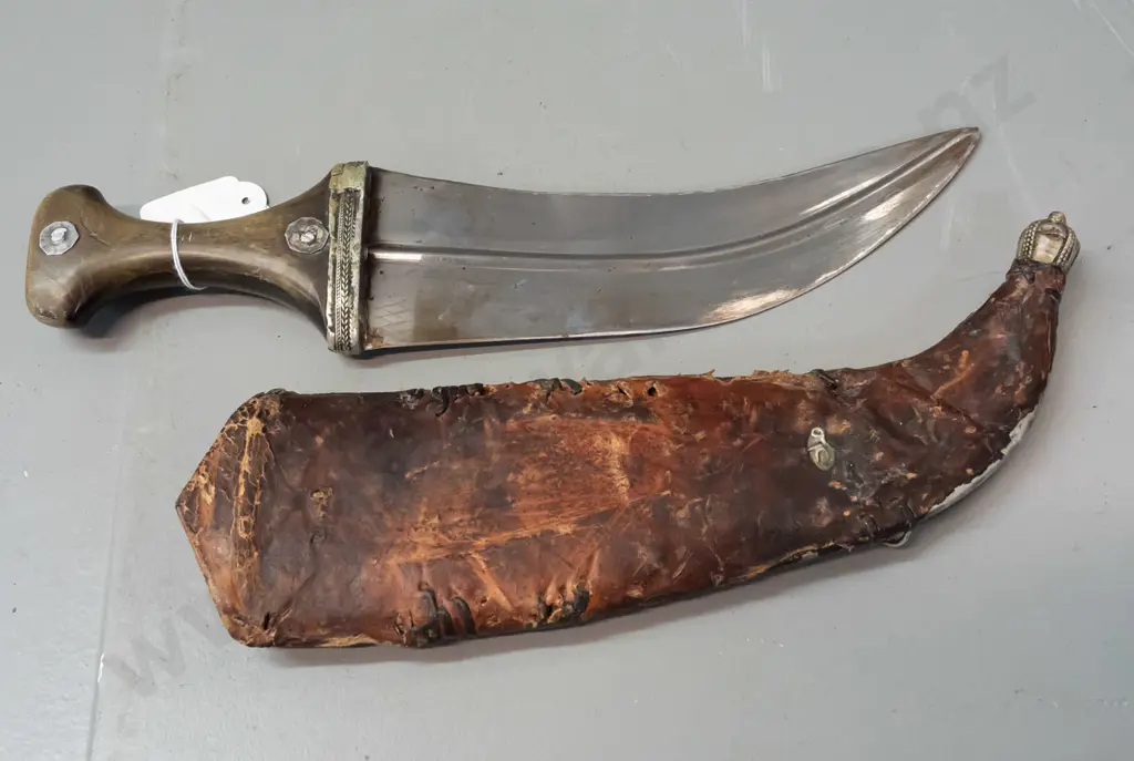 ornate Jambiya / dagger from Sadaa Yemen with horn handle with white metal and copper stud decoration, leather sheath w/ Image 1++