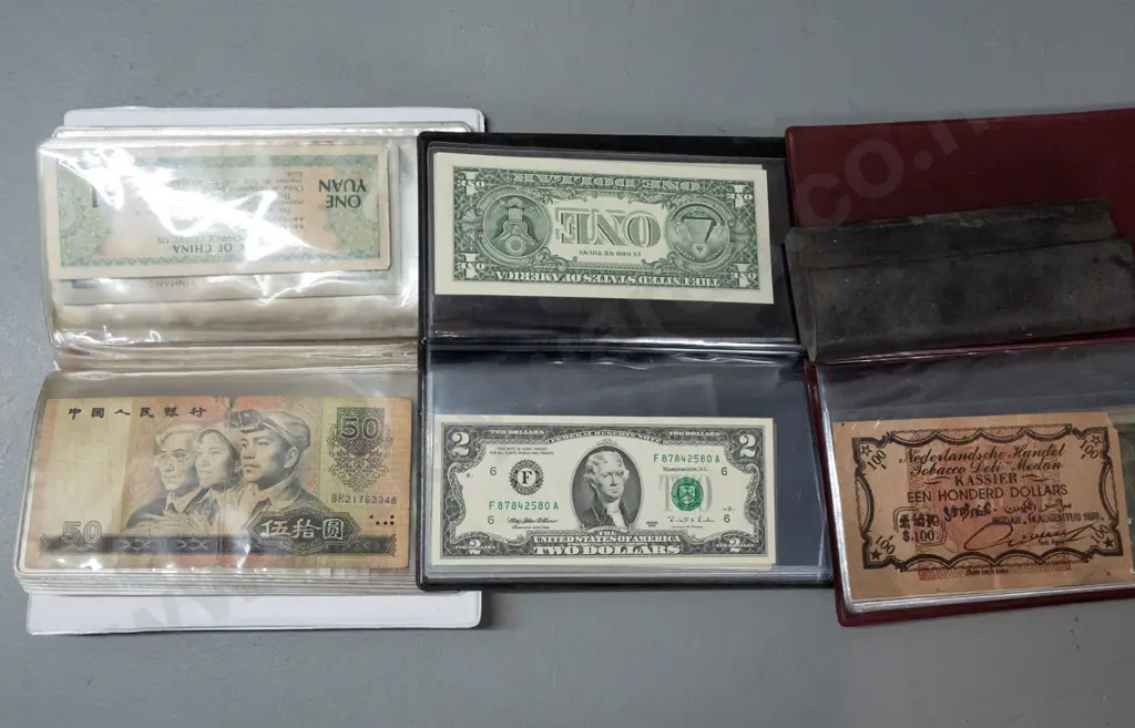 3 bank note collector's wallets - United States, Japan, Indonesia, Venezuela etc. Image 1++