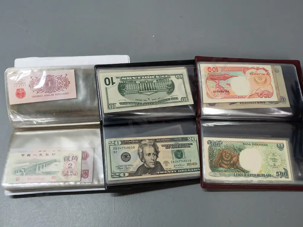 3 bank note collector's wallets - United States, Japan, Indonesia, Venezuela etc. Image 1++
