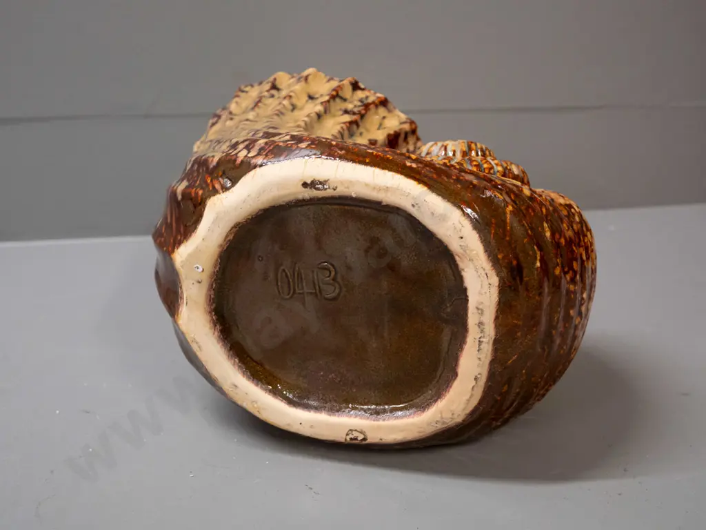 retro brown and gold stipple glaze pottery shell vase - marked 0413 on bottom H-140 L-250 Image 1++