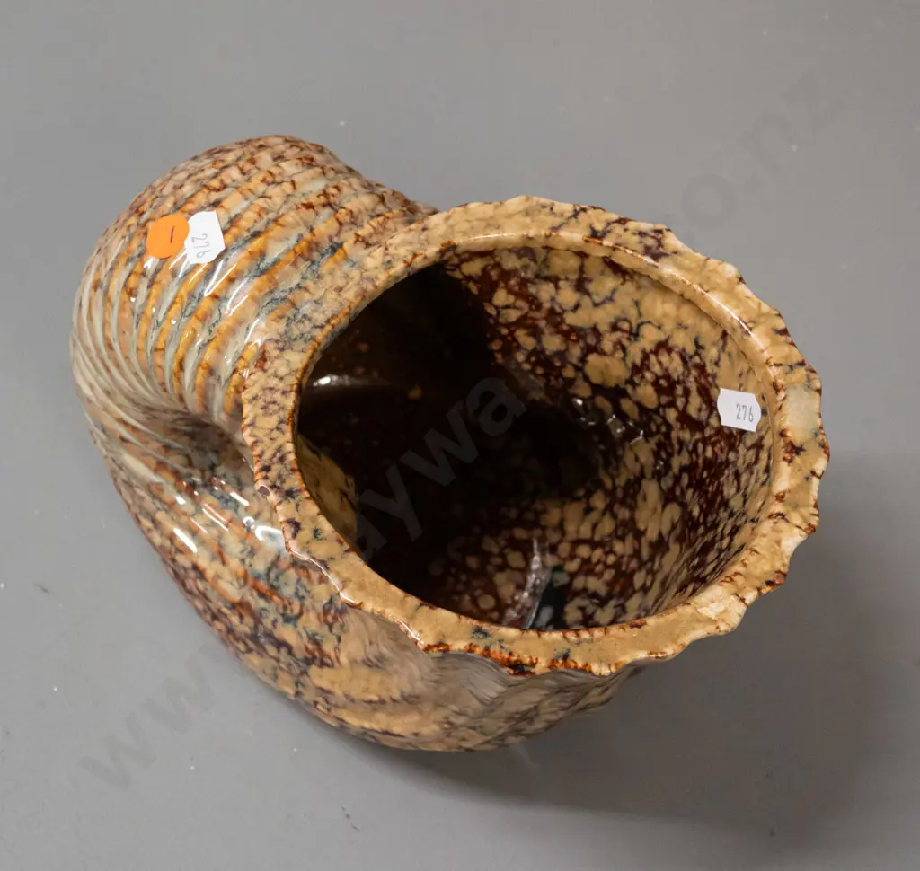 retro brown and gold stipple glaze pottery shell vase - marked 0413 on bottom H-140 L-250 Image 1++