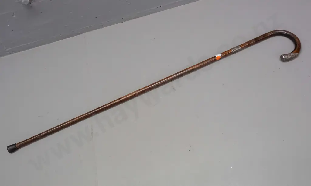 walking cane with engraved and hallmarked sterling silver cap and band - some wear L-870 Image 1++