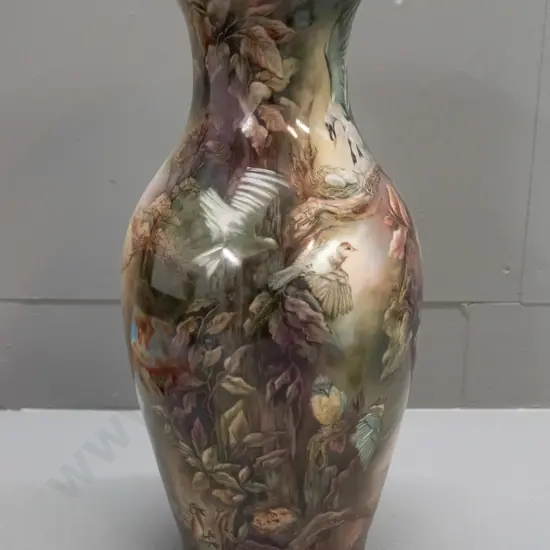 bird themed vase hand painted by Lynn Johnstone Invercargill 1987 on Lindner German vase H-400 D-180