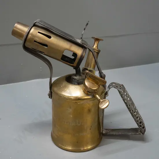 vintage Primus AR Swedish brass blow-torch - some wear and dents H-220 W-250