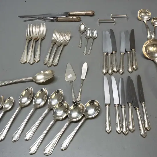 silver plated Walker & Hall "Du Barry" pattern 6-place table setting and serving items incl carving knife, knife rests,