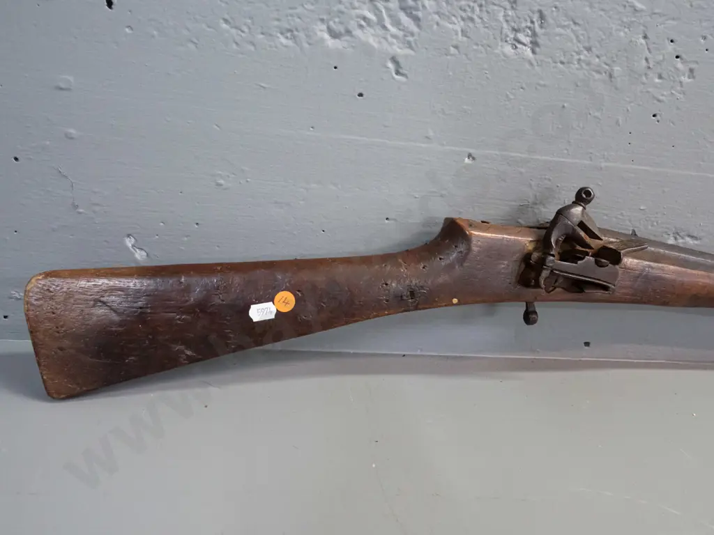 reproduction vintage flintlock  rifle or musket with extensive damage to timber L1260 Image 1++