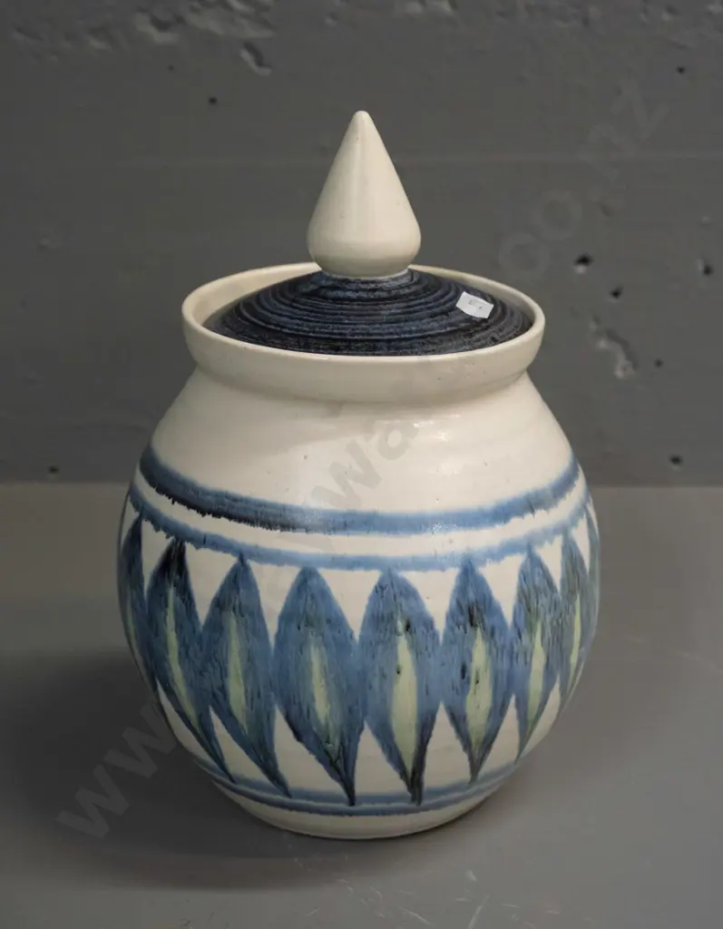 Hanmer pottery lidded container - small glaze flaw on lid H-250 D-160 Image 1++