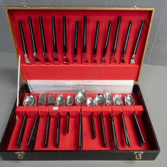 retro cased cutlery set with stainless steel stripe and black plastic handles W-430 D-260