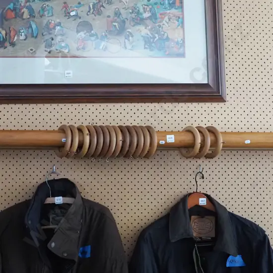 turned wooden curtain rail with hoops L-1830