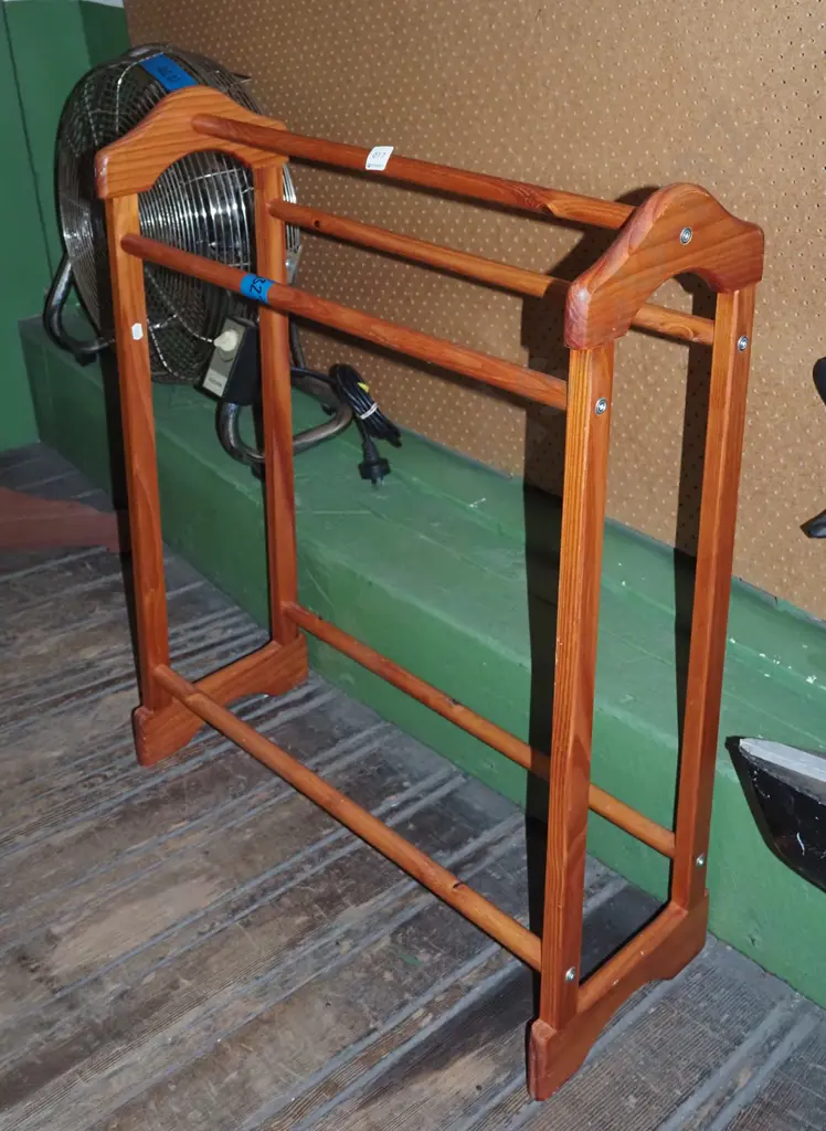 wooden towel rail Image 1++