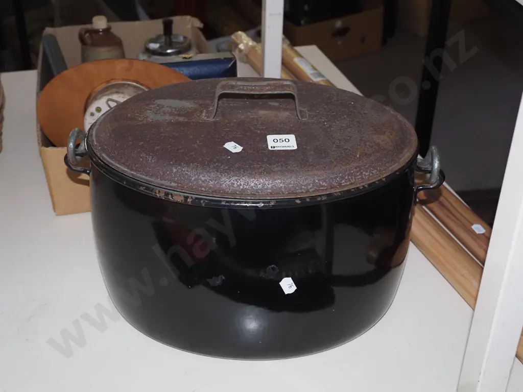 Judgeware oval enamel boiler - rust to interior Image 1++