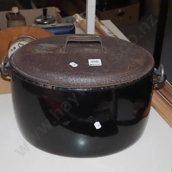Judgeware oval enamel boiler - rust to interior