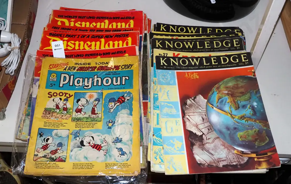 vintage Disney comics, play hour magazines, Knowledge magazines Image 1++