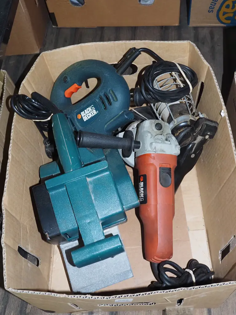 box; belt sander, jigsaw, grinder etc Image 1++