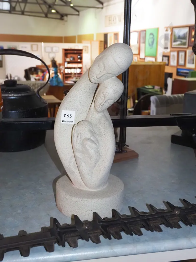 composite figurine - couple and child Image 1++