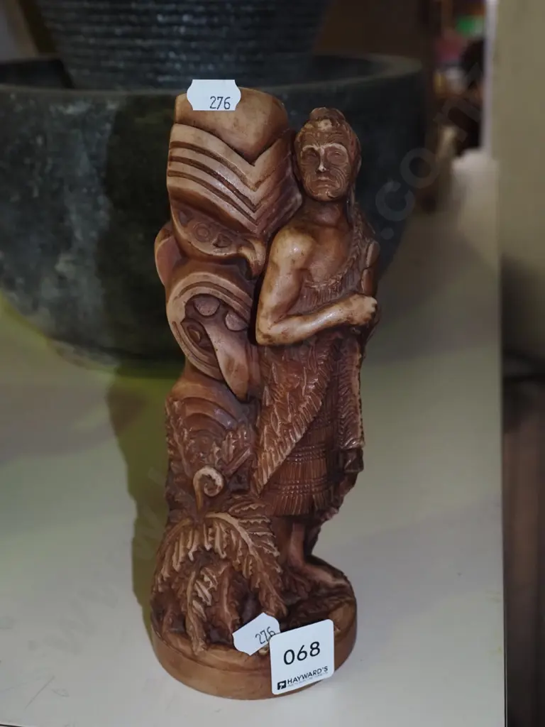 composite figurine H-210 Image 1++