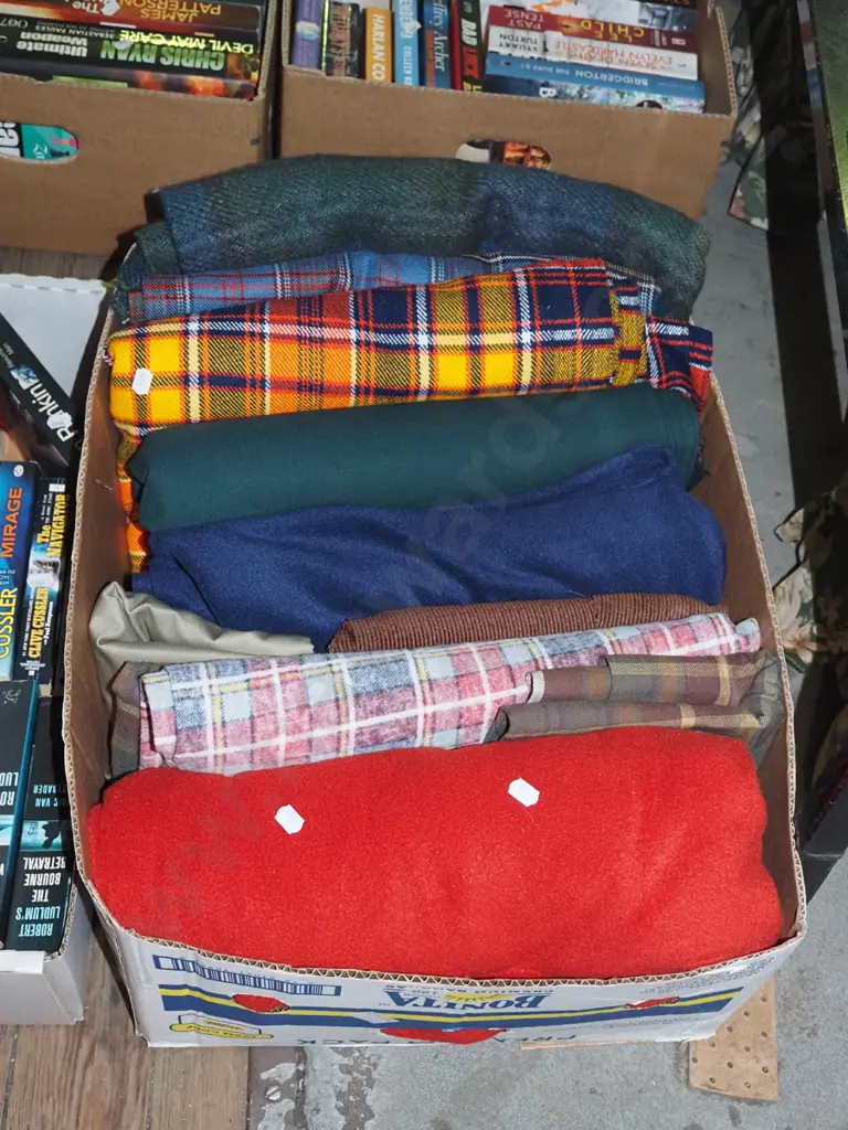 box of fabric Image 1++