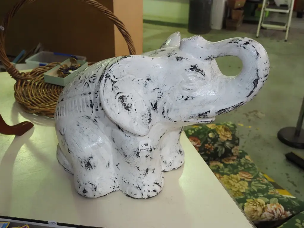 ceramic elephant H-380 Image 1++
