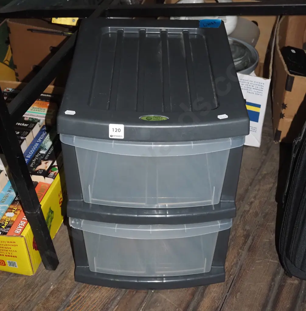 chest of 2 plastic drawers  Image 1++