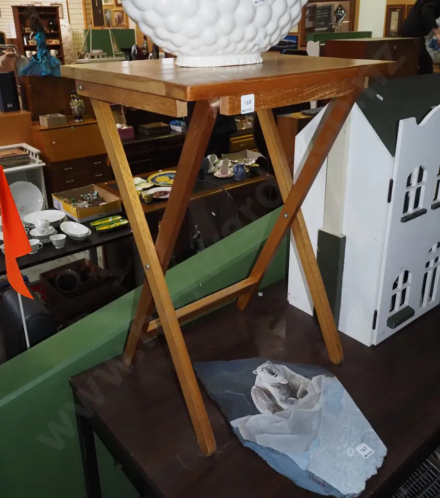 small foldaway table Image 1++