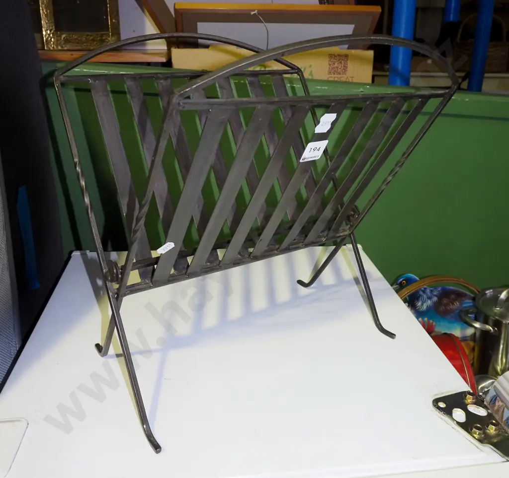 metal magazine rack Image 1++