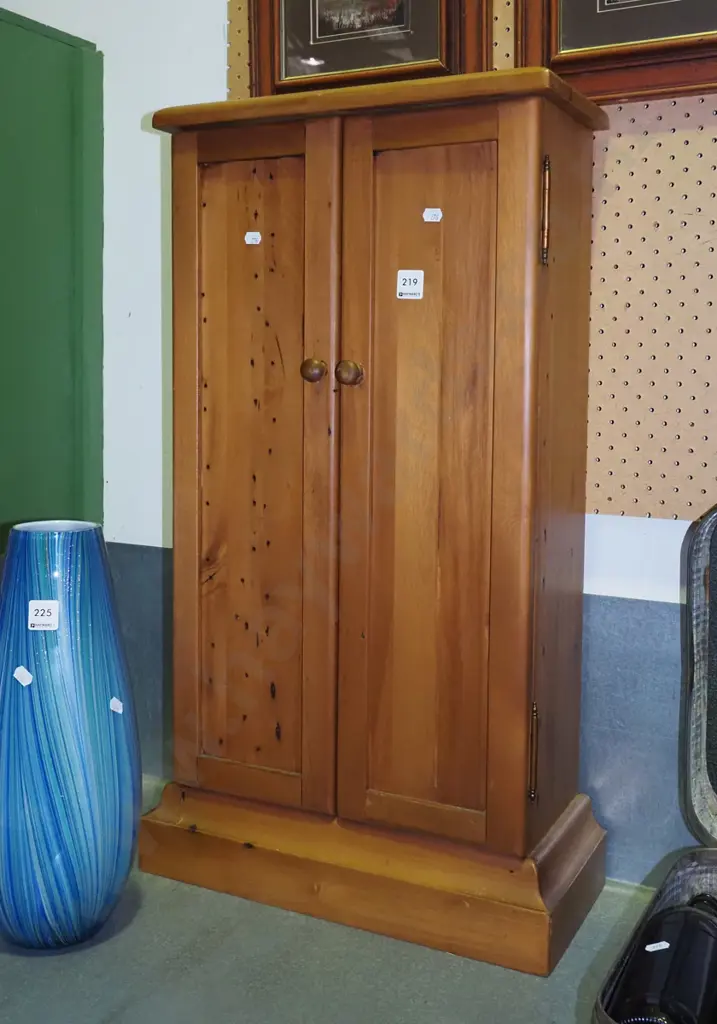 recycled rimu 2 door CD cabinet H-770 Image 1++