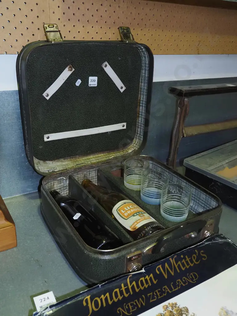 vintage drinks suitcase Image 1++