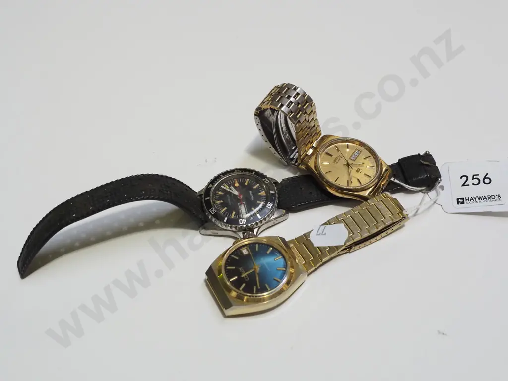 3x wristwatches Image 1++