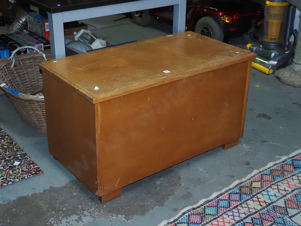 ply blanket box Image 1++