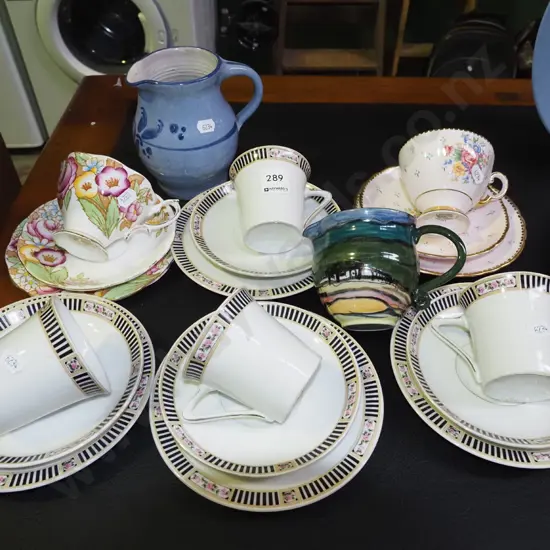 6x trios, 2x creamers