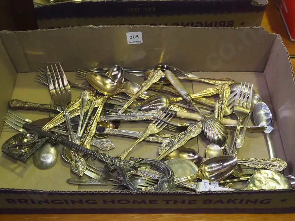box of cutlery, 21st key Image 1++
