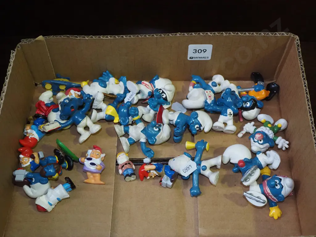 box of Smurfs Image 1++
